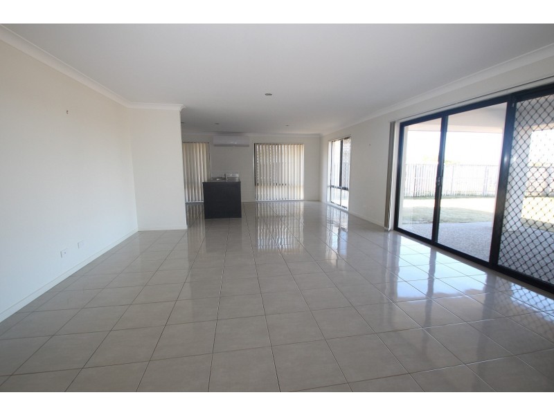 8 Parkview Street, Wondunna QLD 4655