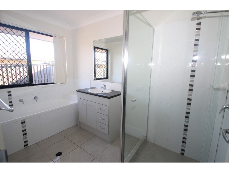 8 Parkview Street, Wondunna QLD 4655