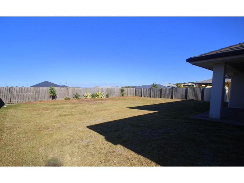 8 Parkview Street, Wondunna QLD 4655