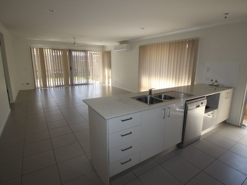 4 Roebuck Street, Urraween QLD 4655