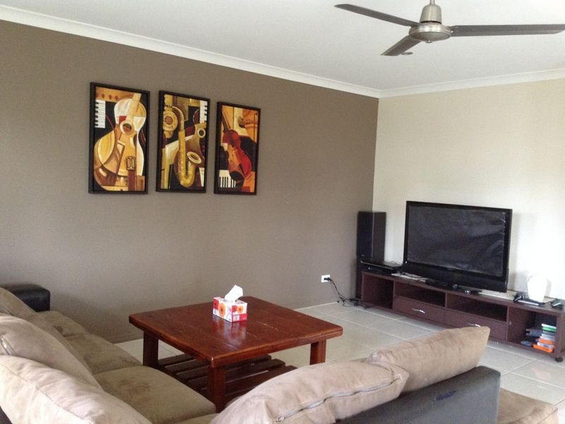 8 Yarrilee Circuit, Dundowran QLD 4655