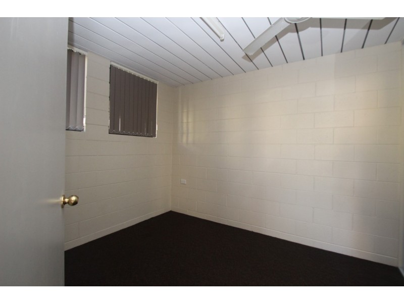 Unit 3/494 Esplanade, Torquay QLD 4655