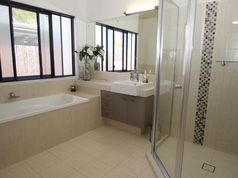 31 Long Street, Point Vernon QLD 4655