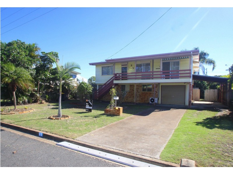 15 Richard Street, Urangan QLD 4655