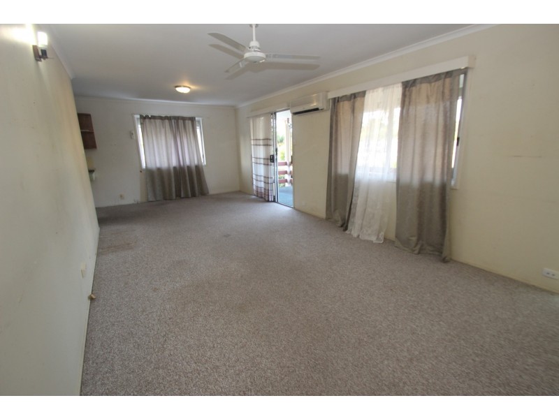 15 Richard Street, Urangan QLD 4655