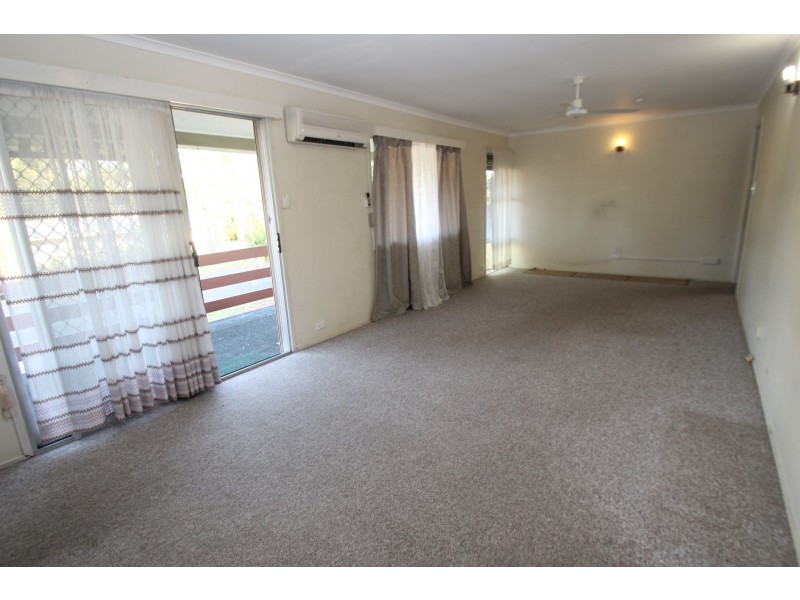 15 Richard Street, Urangan QLD 4655