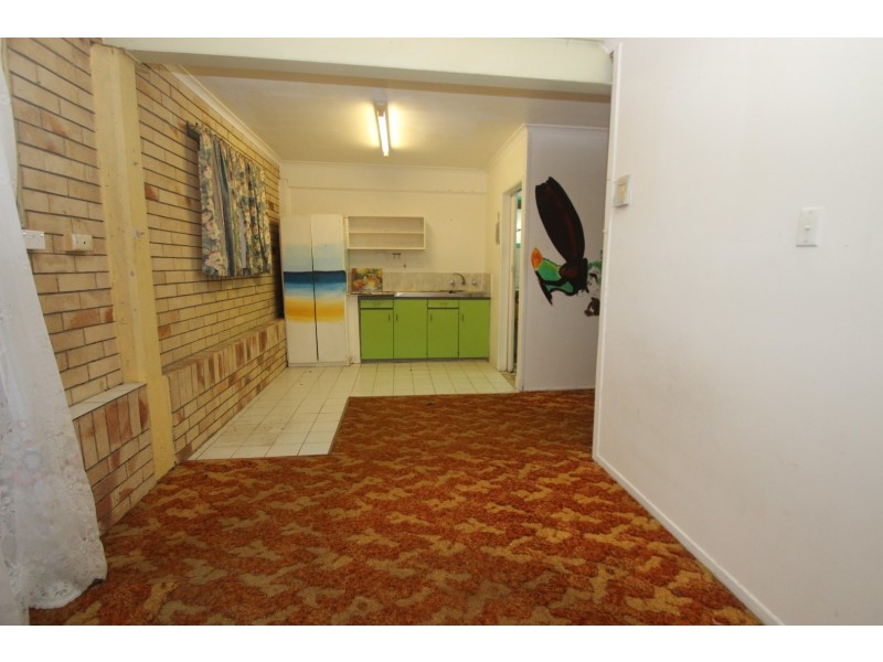 15 Richard Street, Urangan QLD 4655