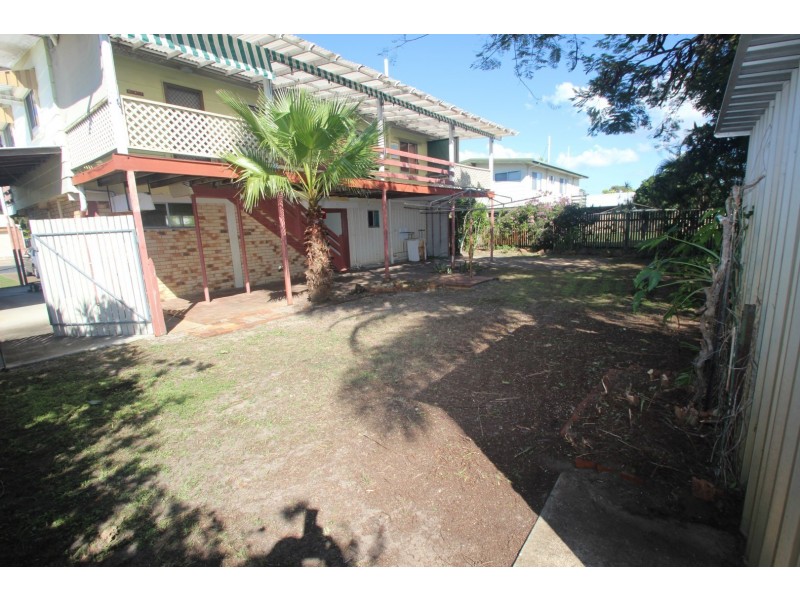 15 Richard Street, Urangan QLD 4655