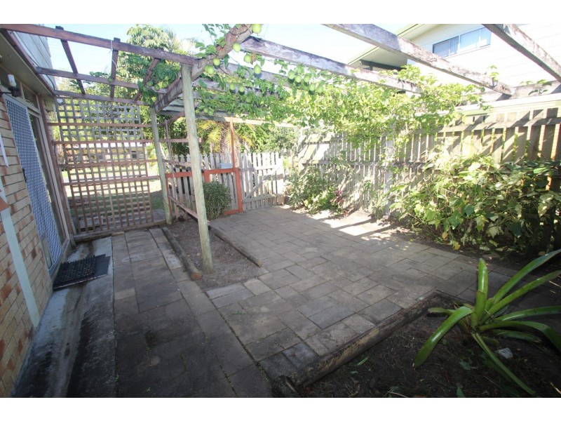 15 Richard Street, Urangan QLD 4655