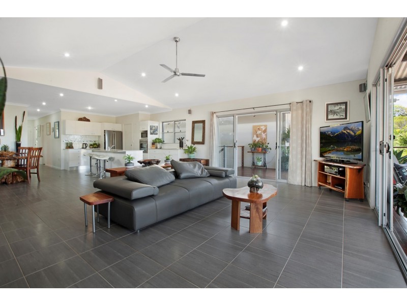 4 Agnes Court, Craignish QLD 4655