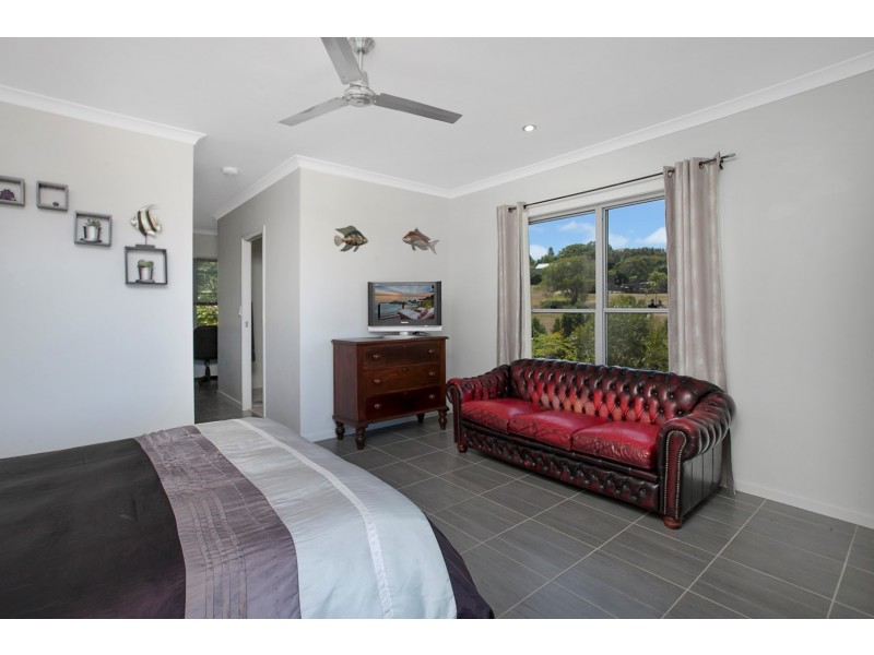 4 Agnes Court, Craignish QLD 4655