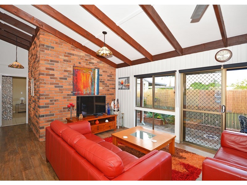 36 Hansen Street, Urangan QLD 4655