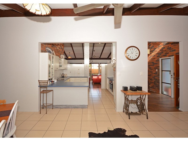36 Hansen Street, Urangan QLD 4655
