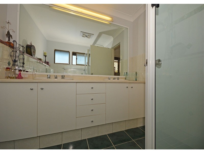 36 Hansen Street, Urangan QLD 4655
