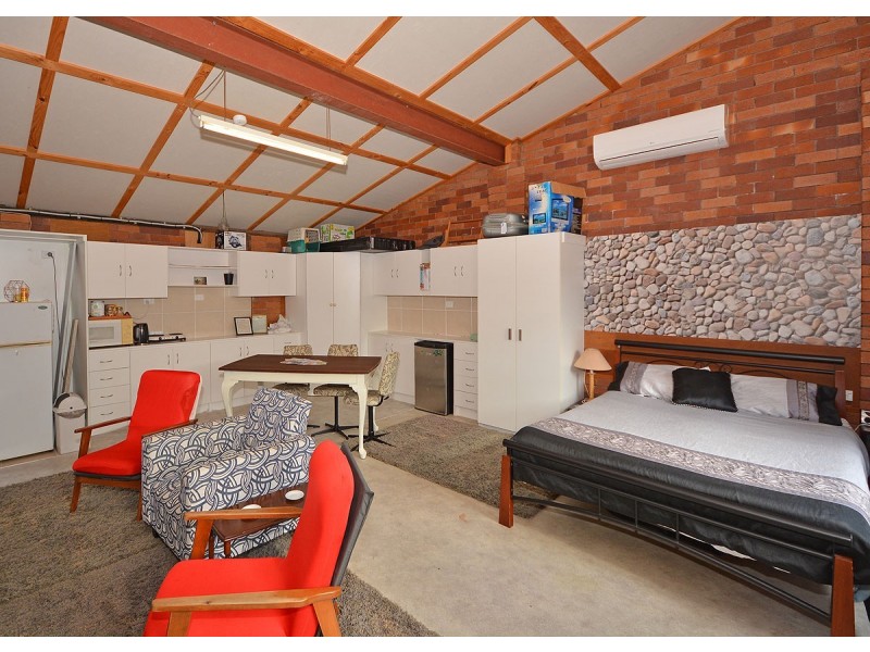 36 Hansen Street, Urangan QLD 4655