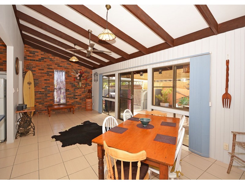 36 Hansen Street, Urangan QLD 4655
