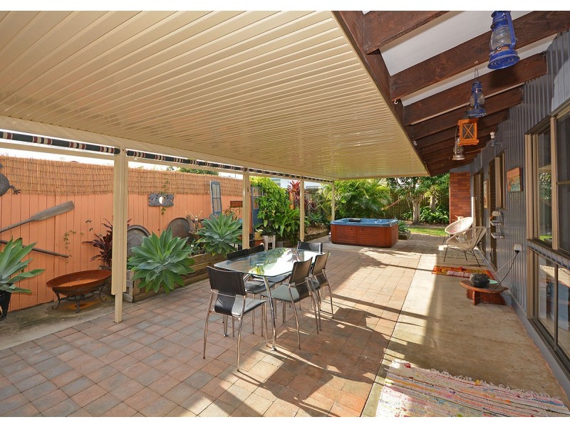 36 Hansen Street, Urangan QLD 4655