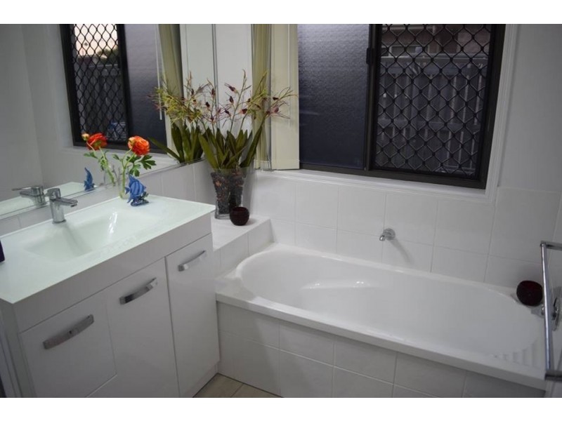 10 Bayswater Drive, Urraween QLD 4655