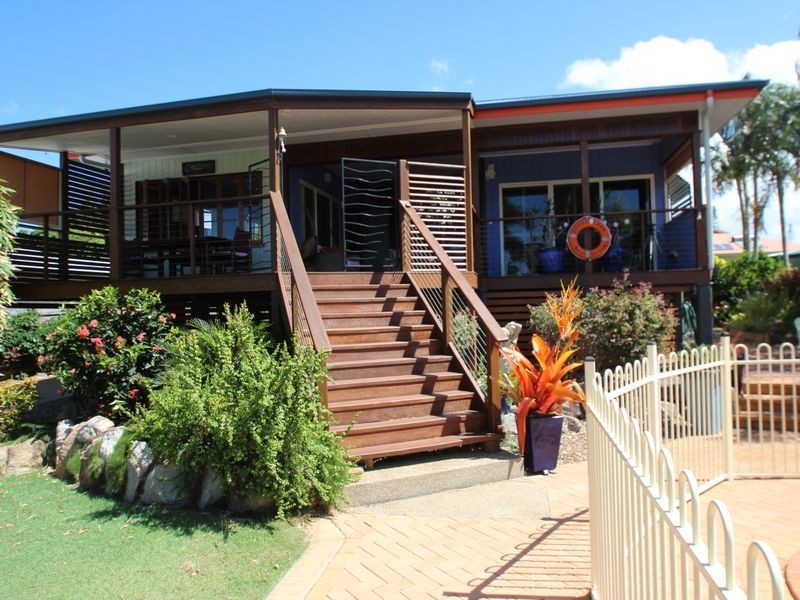 1 Flinders Street, Point Vernon QLD 4655