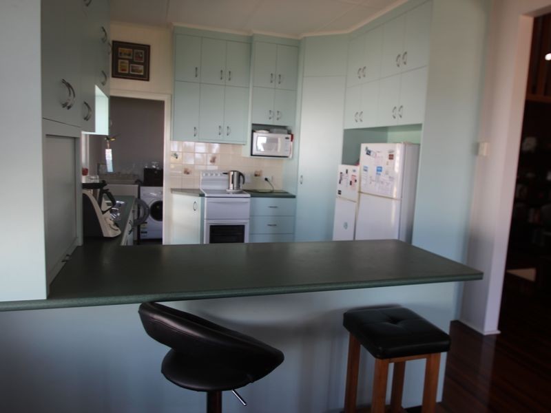 1 Flinders Street, Point Vernon QLD 4655