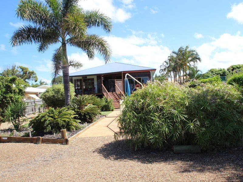 1 Flinders Street, Point Vernon QLD 4655