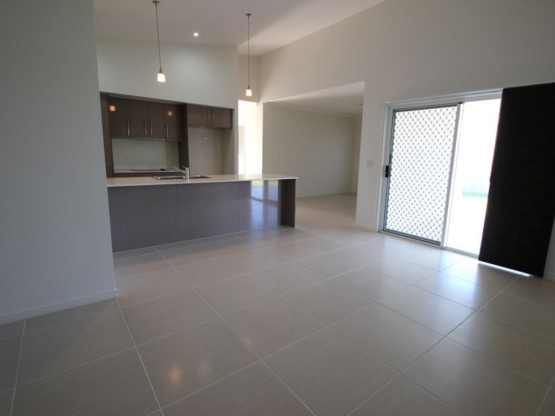 Point Vernon QLD 4655