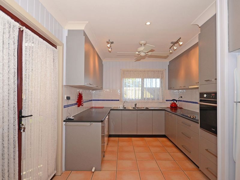 Point Vernon QLD 4655
