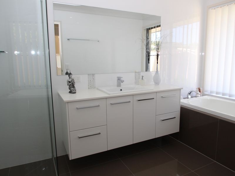 117 Cove Boulevard, River Heads QLD 4655