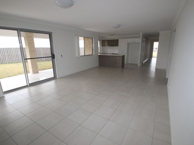 27 Parklands Boulevard, Wondunna QLD 4655