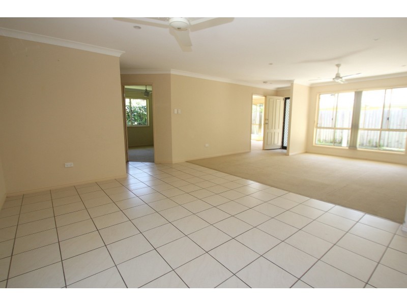 Unit 1 and 2/114 Tooth Street, Pialba QLD 4655