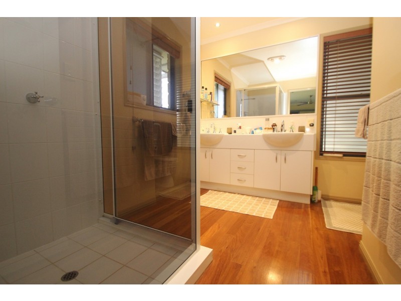 1-5 Bromiley Court, Dundowran QLD 4655