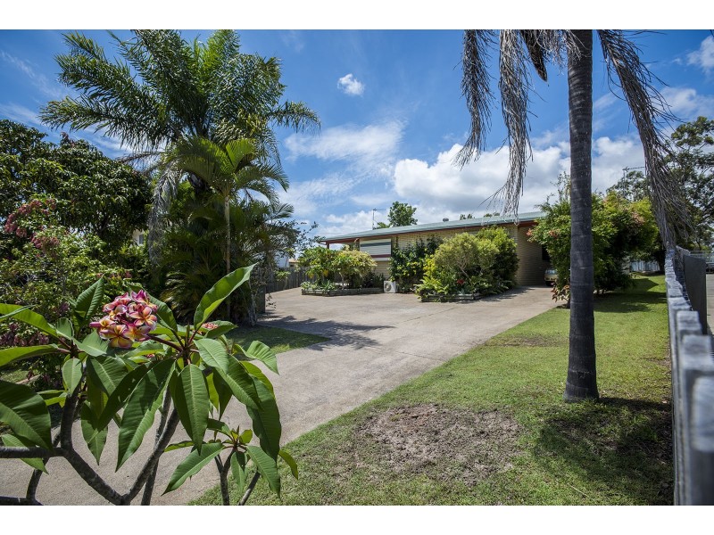 104 Lauren Street, Urangan QLD 4655