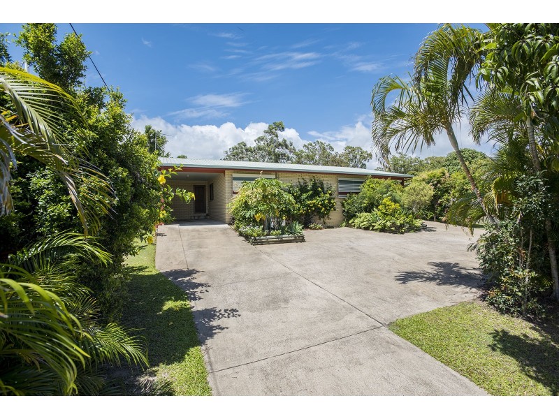 104 Lauren Street, Urangan QLD 4655