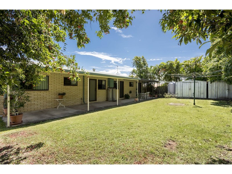 104 Lauren Street, Urangan QLD 4655