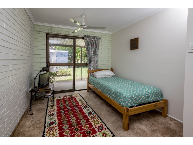 104 Lauren Street, Urangan QLD 4655