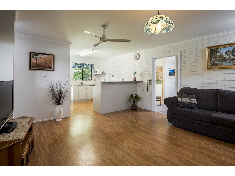 104 Lauren Street, Urangan QLD 4655