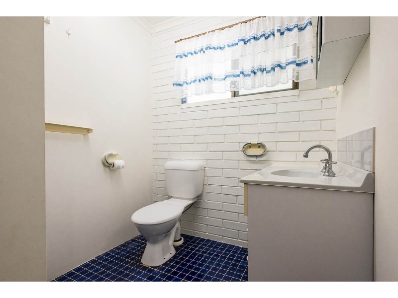 104 Lauren Street, Urangan QLD 4655