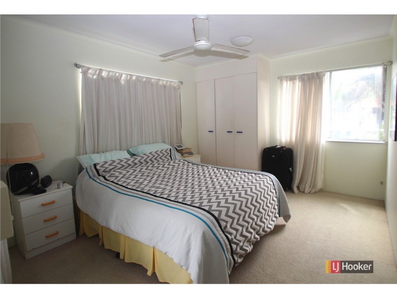 Unit 5/458 Esplanade, Torquay QLD 4655