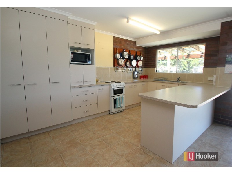 721 Boat Harbour Drive, Urangan QLD 4655