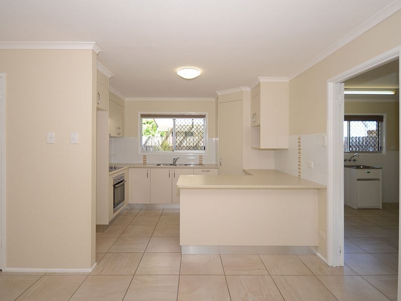 19 Limpus Street, Urangan QLD 4655