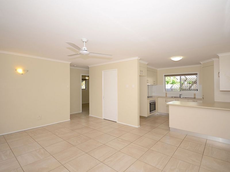 19 Limpus Street, Urangan QLD 4655