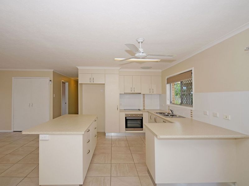 19 Limpus Street, Urangan QLD 4655