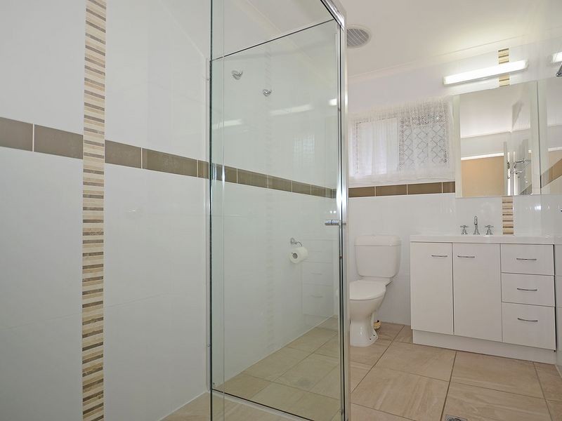 19 Limpus Street, Urangan QLD 4655