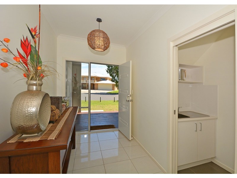 2 Tamarind Close, Burrum Heads QLD 4659