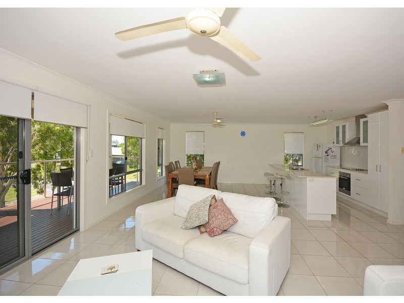 2 Tamarind Close, Burrum Heads QLD 4659