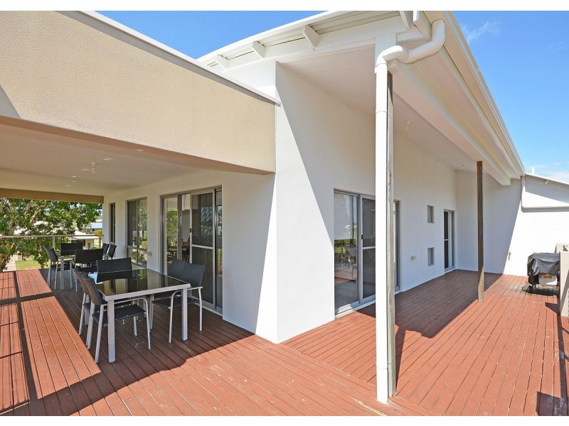 2 Tamarind Close, Burrum Heads QLD 4659