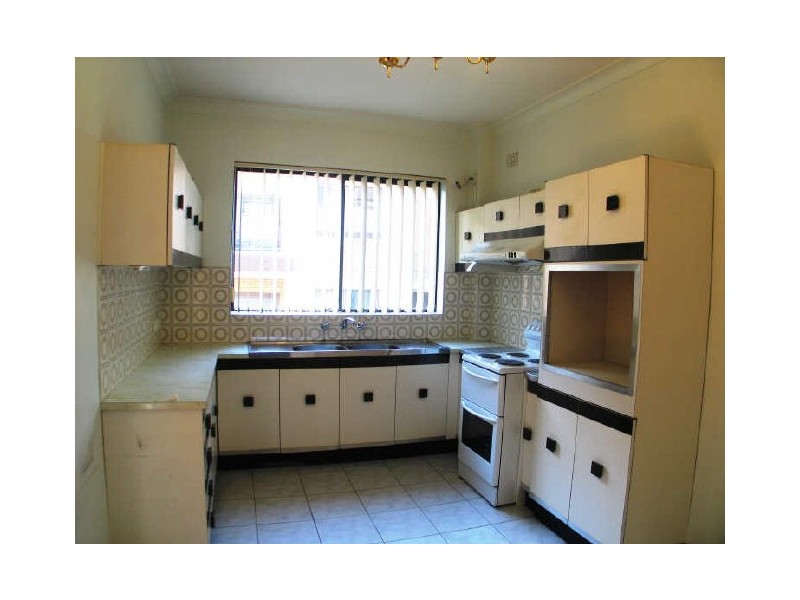 8/20 Jubilee Avenue, Carlton NSW 2218