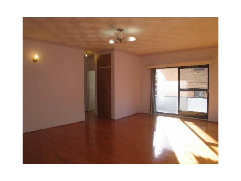 8/20 Jubilee Avenue, Carlton NSW 2218