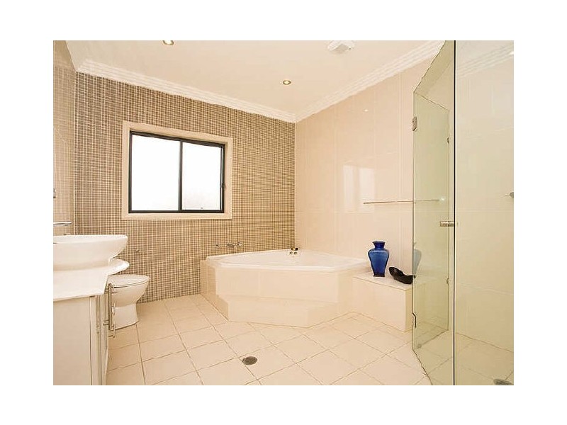 3 Highland Road, Peakhurst NSW 2210