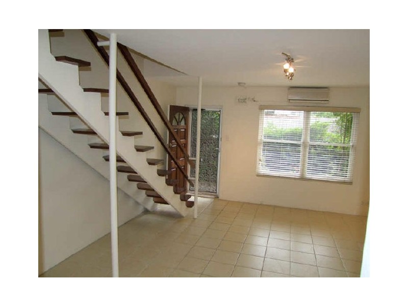 3/33 Bungalow Road, Roselands NSW 2196